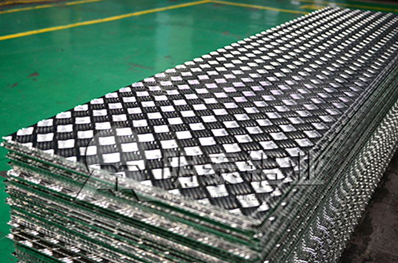 明泰鋁業(yè)風(fēng)力發(fā)電用5052花紋鋁板質(zhì)量?jī)?yōu)，價(jià)格低